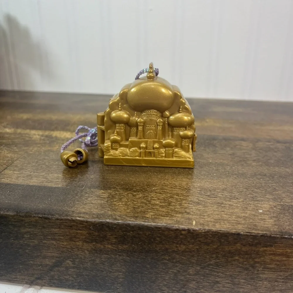 VINTAGE DISNEY MATTEL ALADDIN ONCE UPON A TIME LOCKET‎ PLAYSET NECKLACE